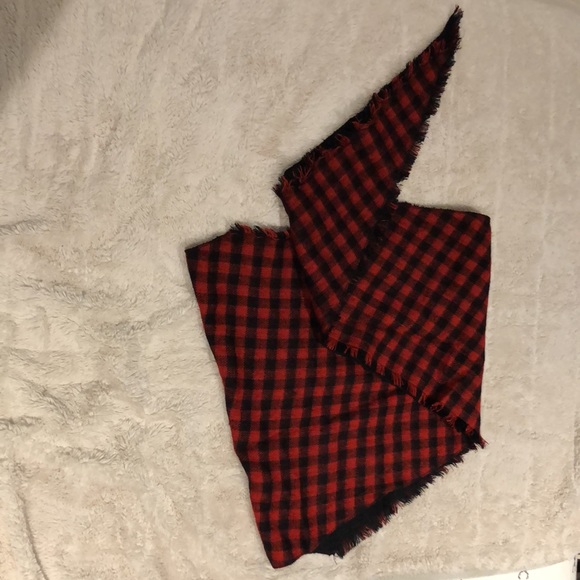 Ralph Lauren Very Warm, Light Scarf - Picture 3 of 3